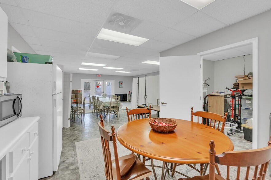 More Photos Of 812 W Wade Hampton Blvd, Greer Office Residential For Lease