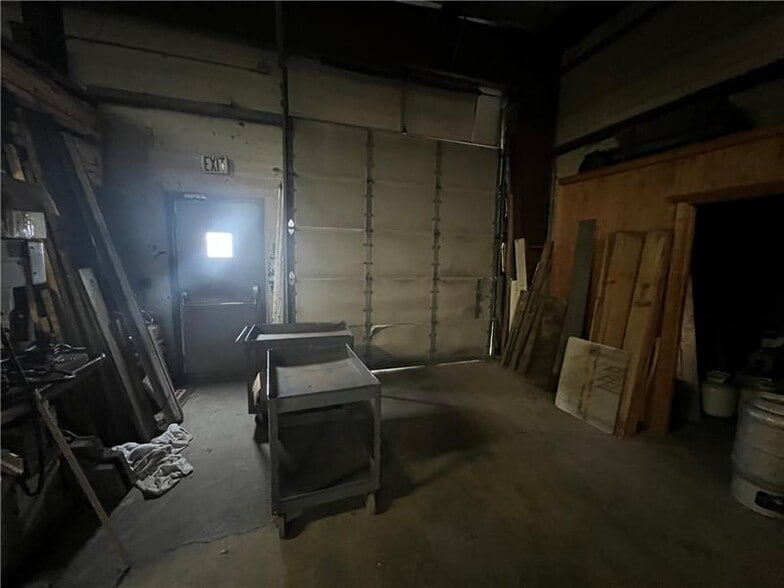 More Photos Of 657 Northgate Cir, New Castle Warehouse For Sale