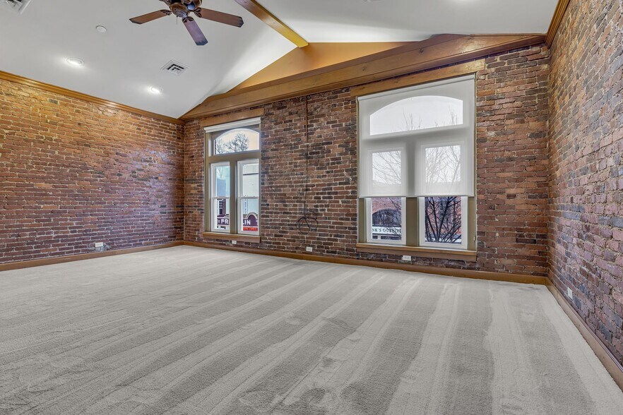 More Photos Of 424 Main St, Franklin General Retail For Sale