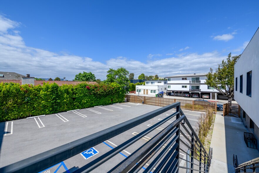 More Photos Of 3331 Ocean Park Blvd, Santa Monica Loft Creative Space For Lease