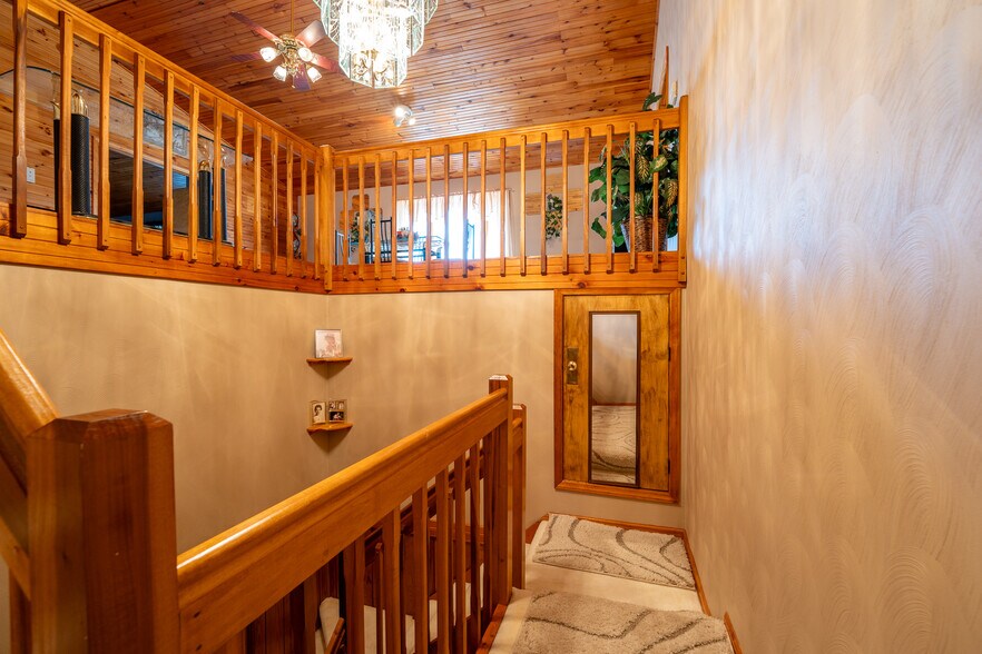 More Photos Of 608 N Chestnut St, Derry Restaurant For Sale