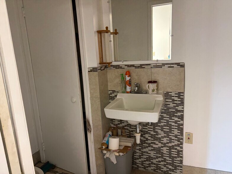 More Photos Of 13-15 S Main St, Oneonta Office For Sale