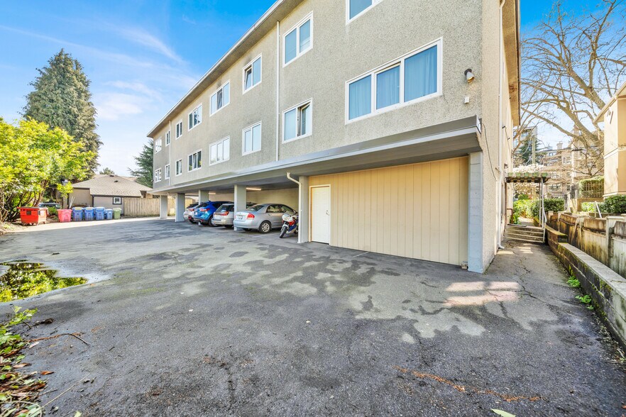 More Photos Of 3719 W 8th Av, Vancouver Apartments For Sale