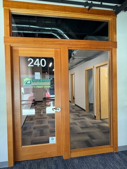 More Photos Of 202 E Historic Columbia River Hwy, Troutdale Storefront Retail Office For Lease