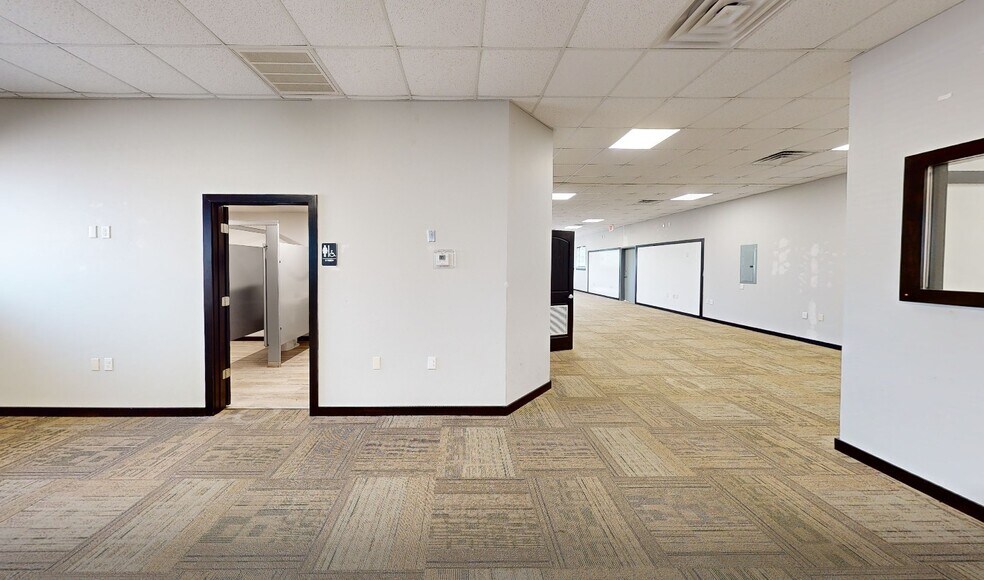 More Photos Of 1716 Signal Ridge Dr, Edmond Office For Sale