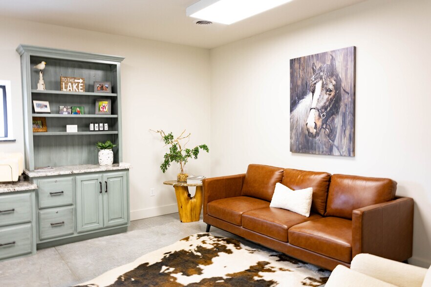 More Photos Of 5830 Highway 231 S, Castalian Springs Showroom For Sale