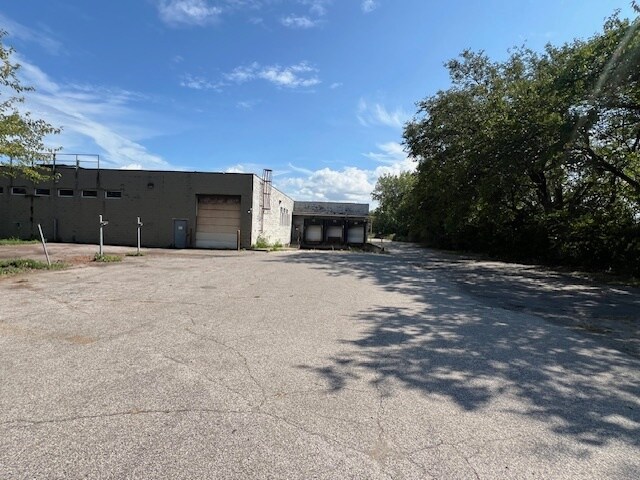 More Photos Of 836 Broadway Ave, Cleveland Manufacturing For Sale