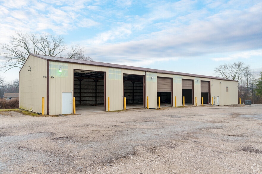 More Photos Of 946 Tonsor Rd, Alton Industrial For Sale