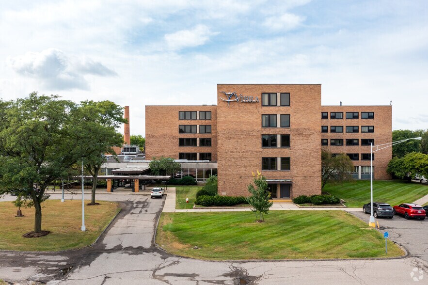 More Photos Of 26400 W Outer Dr, Lincoln Park Hospital For Sale