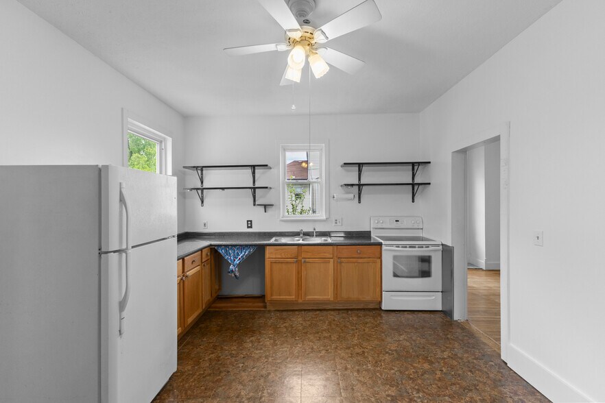 More Photos Of 4103 Broadway, Grove City Freestanding For Sale
