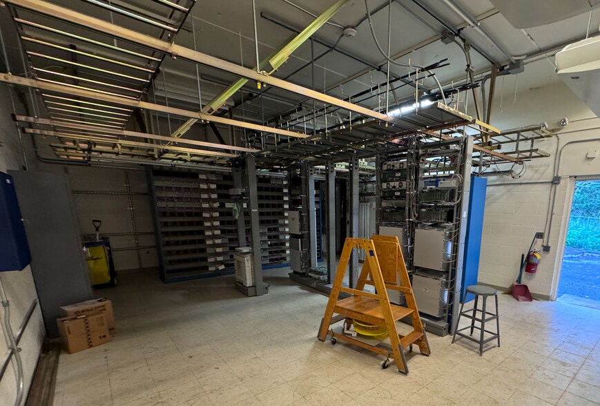 More Photos Of 671 Kahelu Ave, Mililani Industrial For Sale