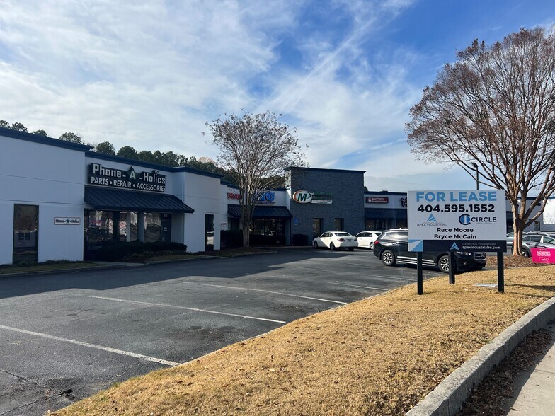 More Photos Of 6050 Dawson Blvd, Norcross Showroom For Lease