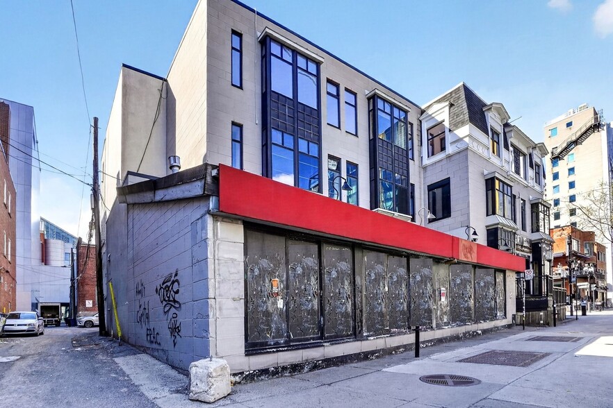 More Photos Of 2010 Rue Crescent, Montréal Storefront Retail Residential For Lease
