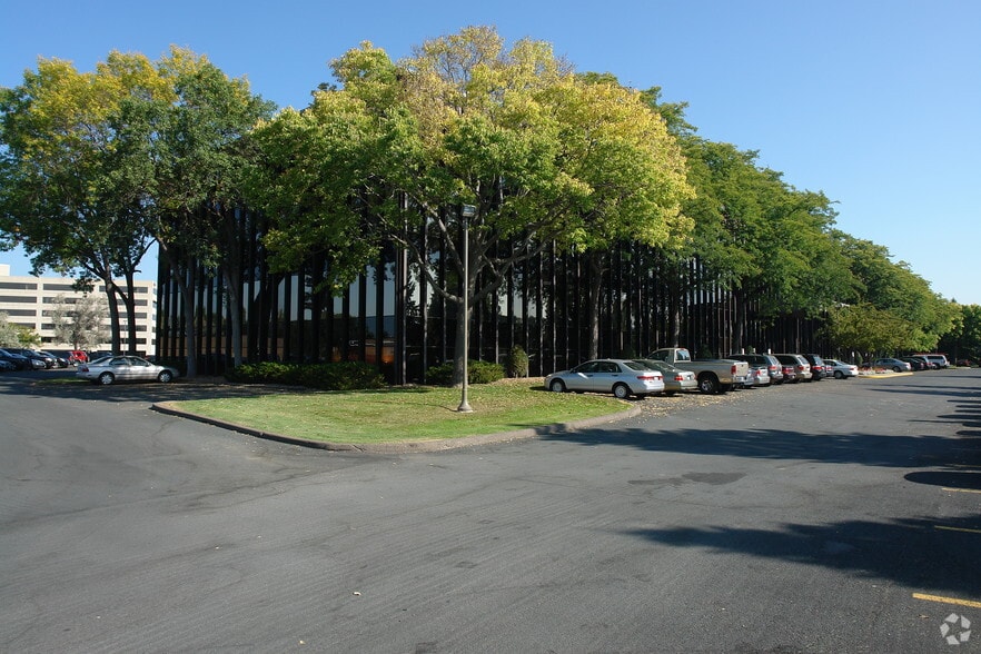 More Photos Of 7400 Metro Blvd, Edina Office For Lease