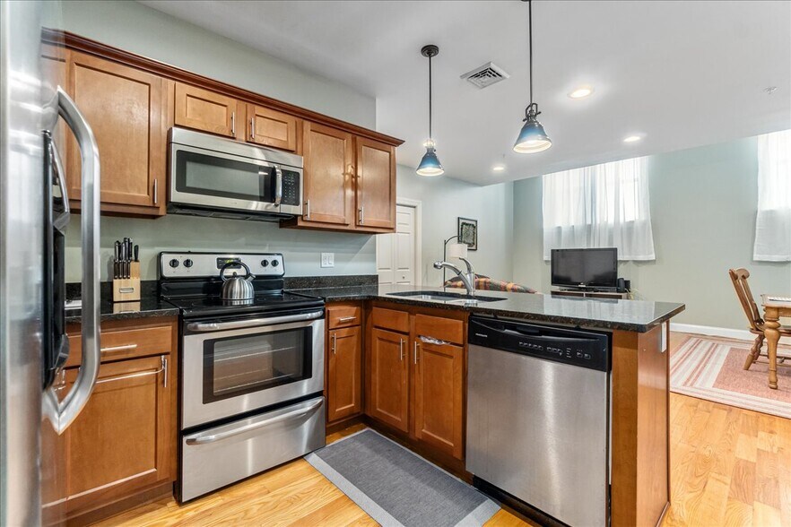 More Photos Of 260 A Washington Ave, Albany Apartments For Sale