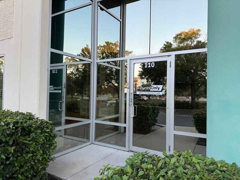 More Photos Of 6753 Kingspointe Pky, Orlando Warehouse For Sale