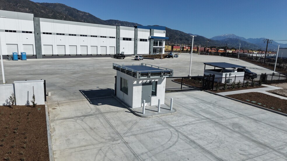 More Photos Of 19472 Cajon Blvd, San Bernardino Truck Terminal For Lease