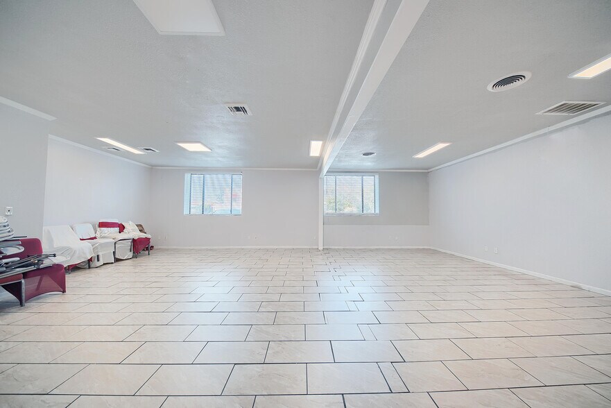 More Photos Of 33 E Magnolia St, Stockton Office For Lease