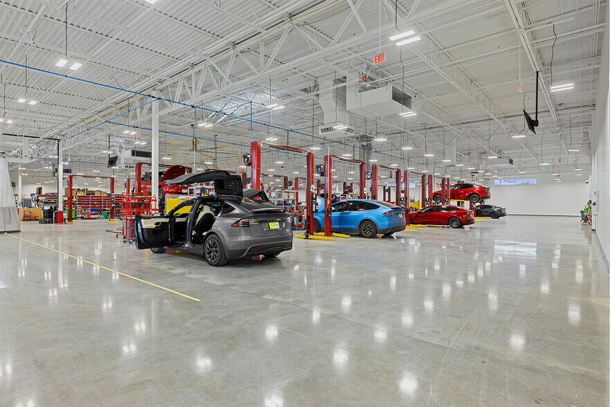 More Photos Of 5812 North Fwy, Fort Worth General Retail For Sale