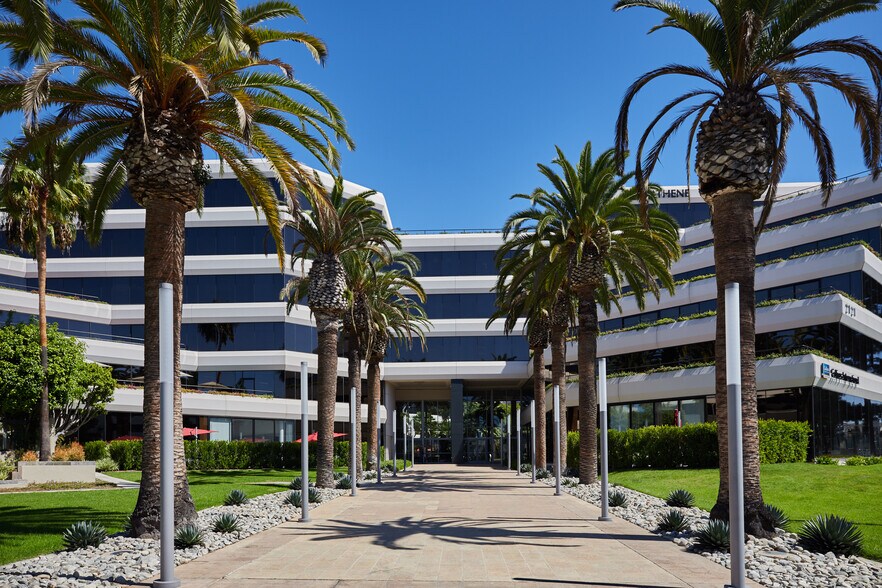 More Photos Of 2101-2141 Rosecrans Ave, El Segundo Office For Lease