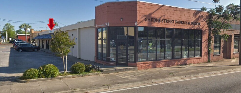 More Photos Of 200 E Garden St, Pensacola Freestanding For Lease