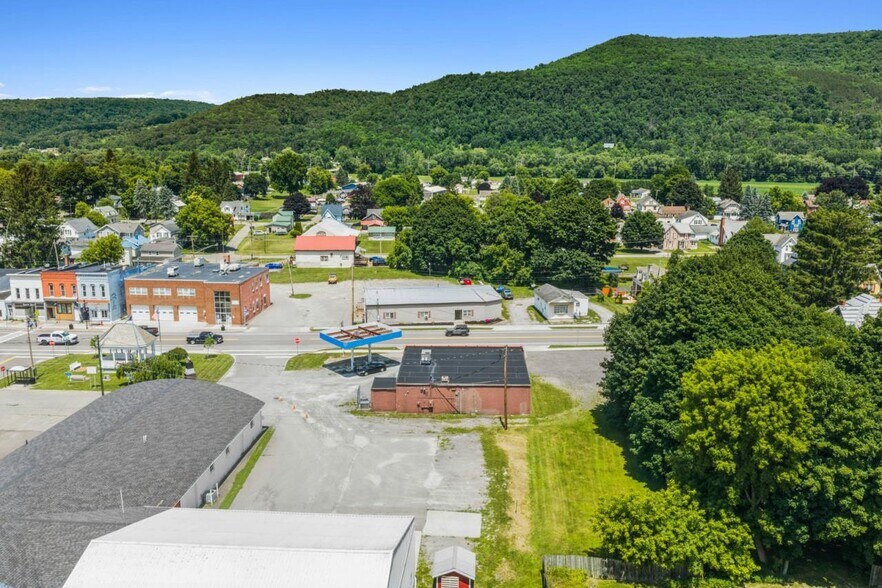 More Photos Of 2 E Main St, Canisteo Convenience Store For Sale