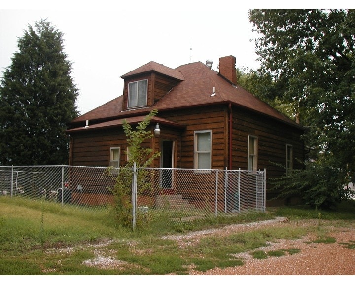 More Photos Of 12245 Bellefontaine Rd, Spanish Lake Office For Sale
