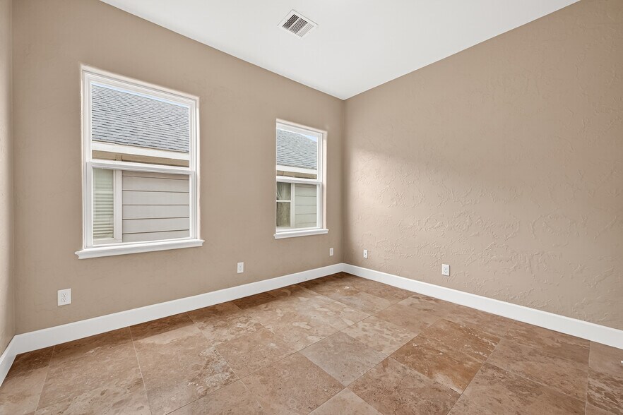 More Photos Of 14134 Packard St, Houston Specialty For Sale