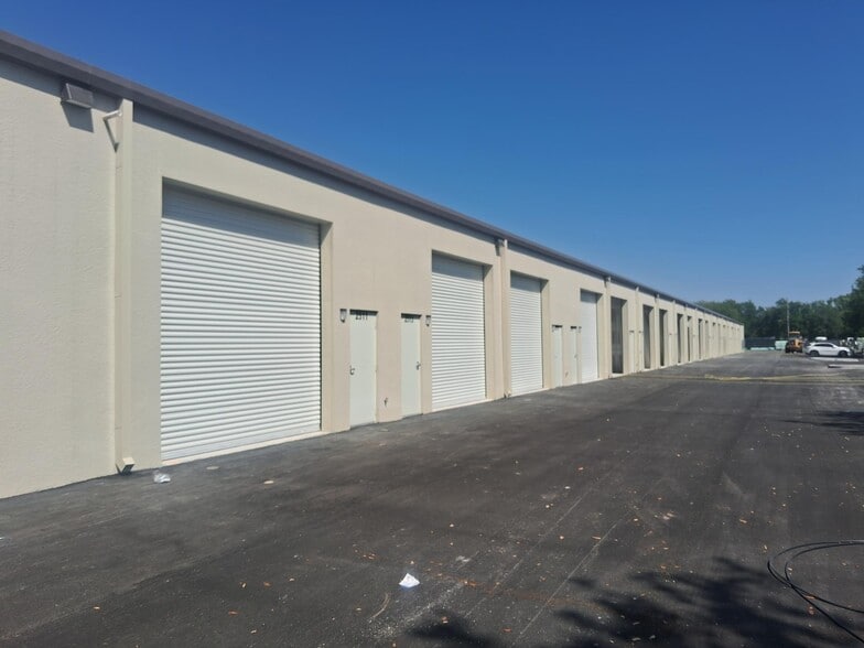 More Photos Of 2501 Old Dixie Hwy, Kissimmee Flex For Lease