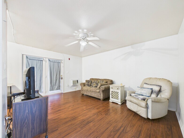 More Photos Of 1349 Jefferson Dr, Port Arthur Apartments For Sale