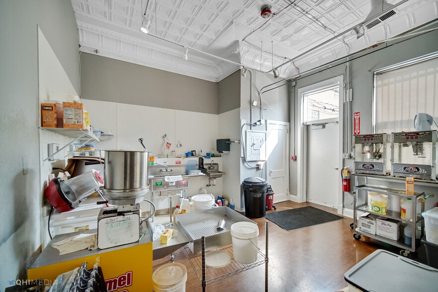 More Photos Of 1956 Ridge Rd, Homewood Storefront Retail Residential For Lease