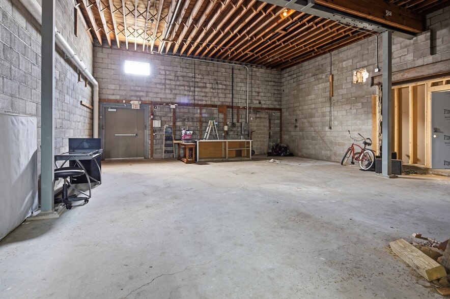 More Photos Of 122 S Madison St, Port Clinton Storefront For Sale