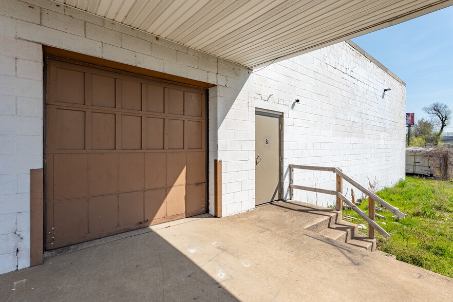 More Photos Of 807 S 27th St, Harrisburg Warehouse For Lease