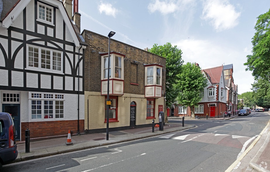 More Photos Of 60 Old Woolwich Rd, London Bar For Sale