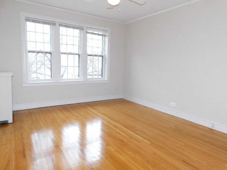 More Photos Of 940 Judson Ave, Evanston Apartments For Sale