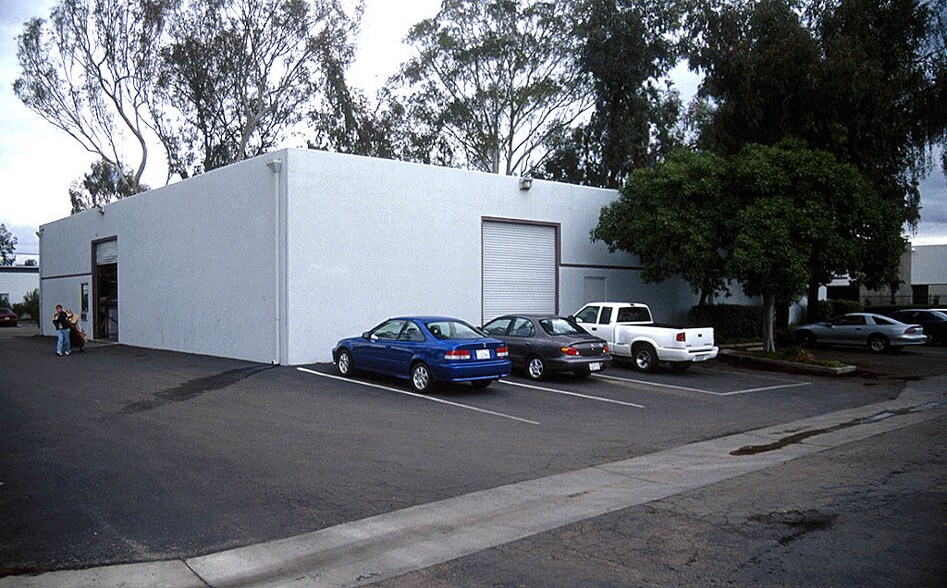 More Photos Of 395 Pauma Pl, Escondido Manufacturing For Sale