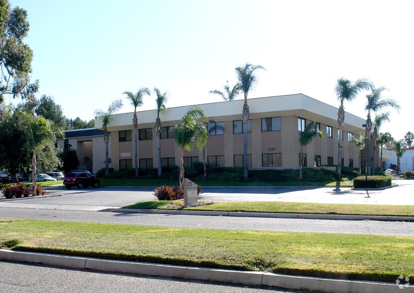 More Photos Of 225 E Airport Dr, San Bernardino Medical For Lease