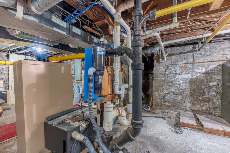 More Photos Of 227 E Cecil St, Springfield Restaurant For Sale