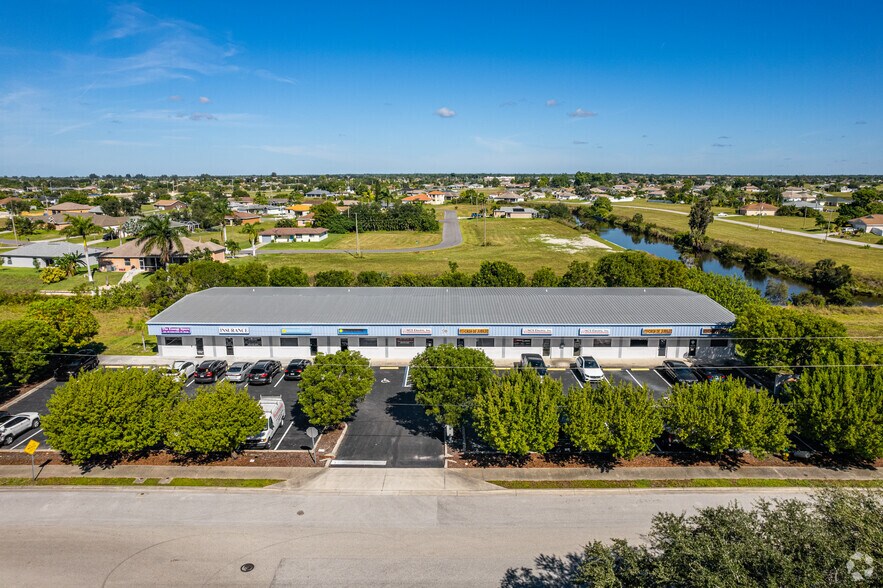 More Photos Of 1749 NE 10th Ter, Cape Coral Office For Lease
