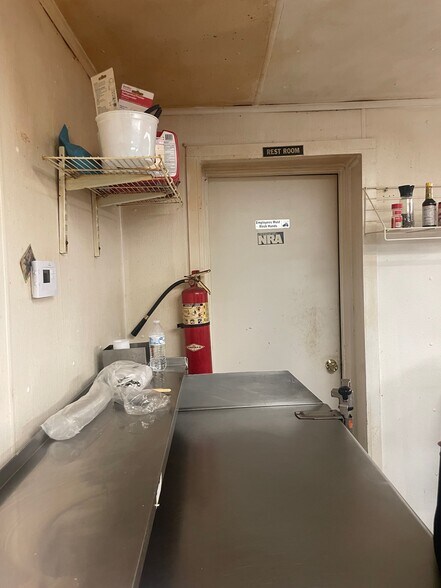 More Photos Of 102 5th St, Lincoln Restaurant For Sale