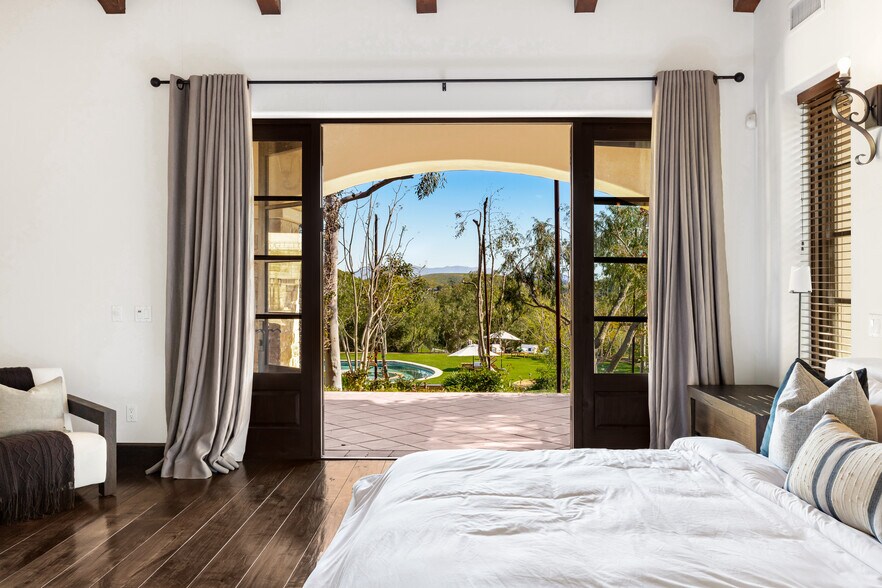 More Photos Of 6914 Solano Verde Dr, Somis Movie Radio TVStudio For Sale