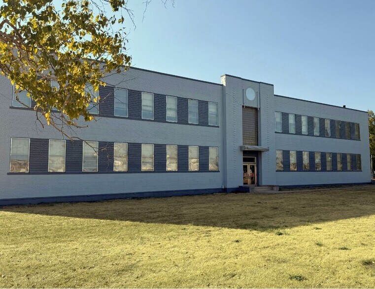 Primary Photo Of 1501 S 19th St, Mattoon Warehouse For Sale