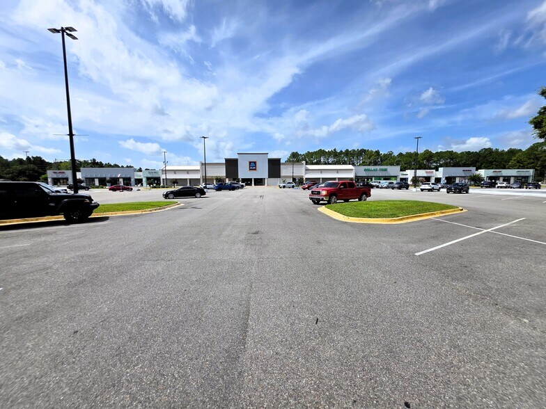 More Photos Of 1351 Boone Avenue Ext E, Kingsland Unknown For Lease