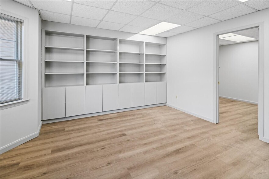 More Photos Of 5 Mountain Blvd, Warren Office For Lease