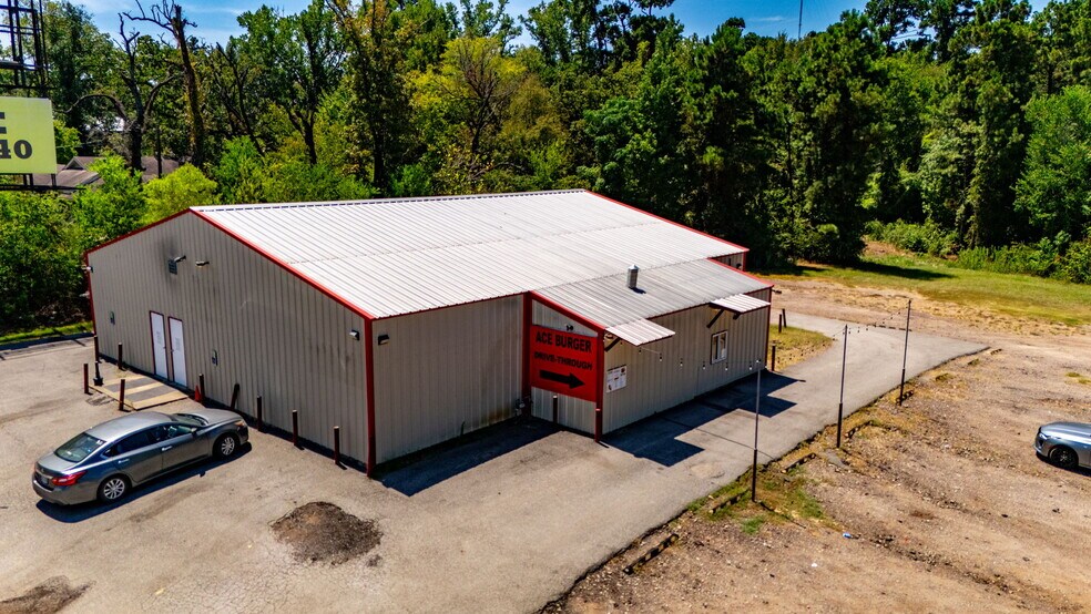 More Photos Of 2715 US Highway 69 N, Lufkin Bar For Sale