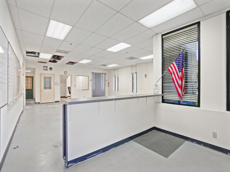 More Photos Of 970 Brighton Ct, San Dimas Distribution For Sale