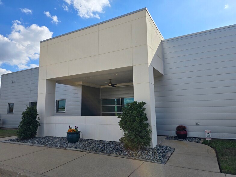 More Photos Of 5486 Airline Dr, Bossier City Office For Sale