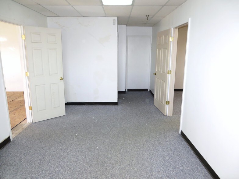 More Photos Of 5714 Industry Ln, Frederick Warehouse For Lease