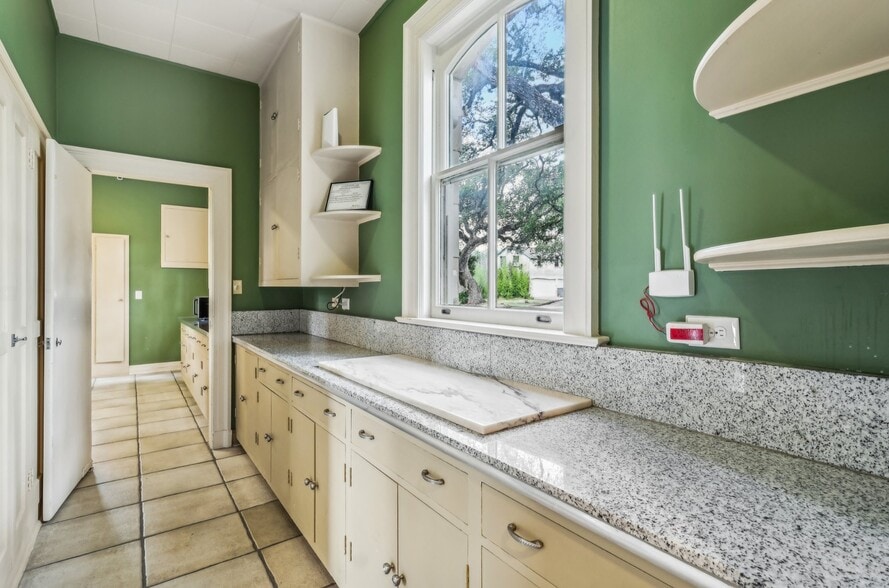 More Photos Of 7735 Mocking Bird Ln, San Antonio Lodge Meeting Hall For Sale