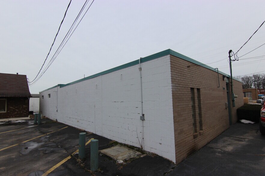 More Photos Of 2900 Belmont Ave, Youngstown Office For Sale